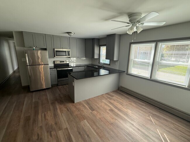 Foto del edificio - 4605 Maple Ave