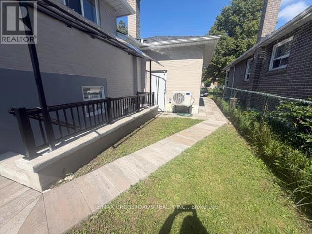 Photo du bâtiment - 65 Romulus Dr
