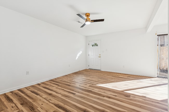 Building Photo - 1561 Malibu Pl