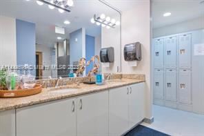 Foto del edificio - 2 br, 2 bath Condo - 6365 Collins Ave Apt ...