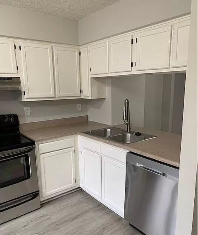 Photo - Must see this beautiful 3 bedroom, 2 bath ... House