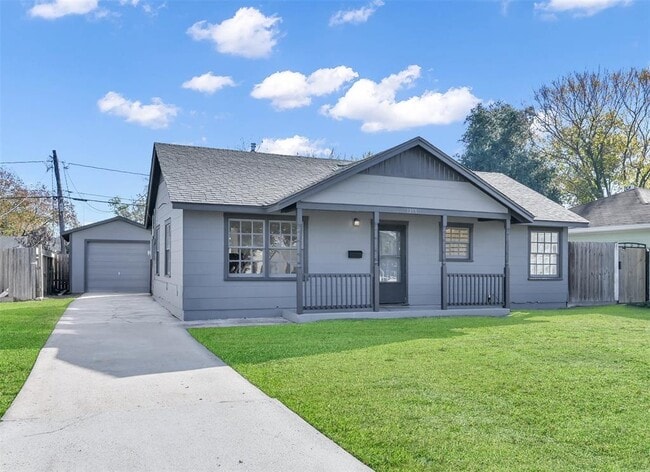 Building Photo - 1208 Leggett Dr
