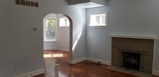 Living room - 3828 Edge Hill Pl