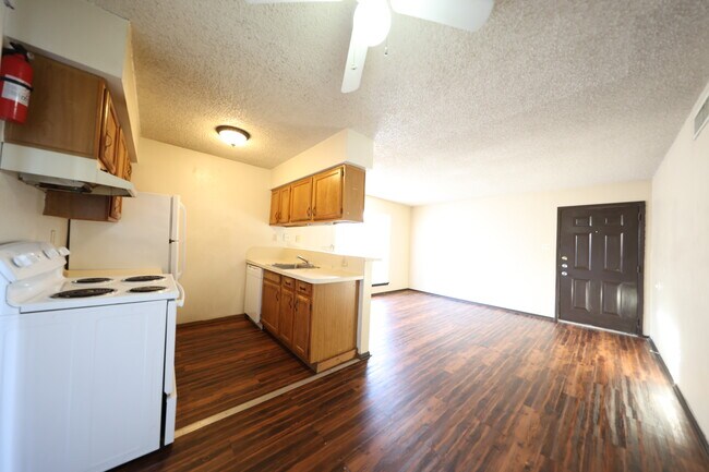 Building Photo - 1622 Kelly Dr