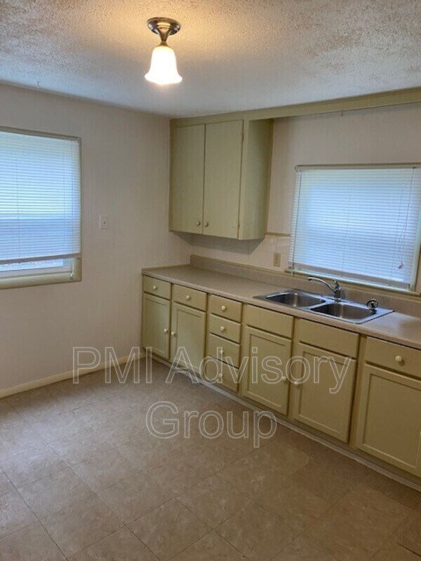 Foto del edificio - 1220 SE 28th St
