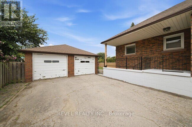 Building Photo - 310 Caledon Ave