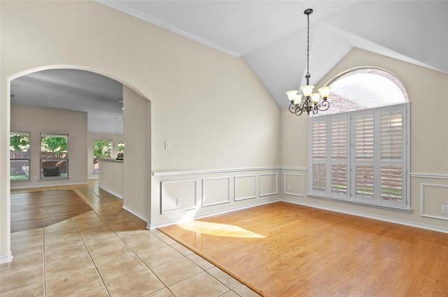 Foto del edificio - 8108 Twin Oaks Dr