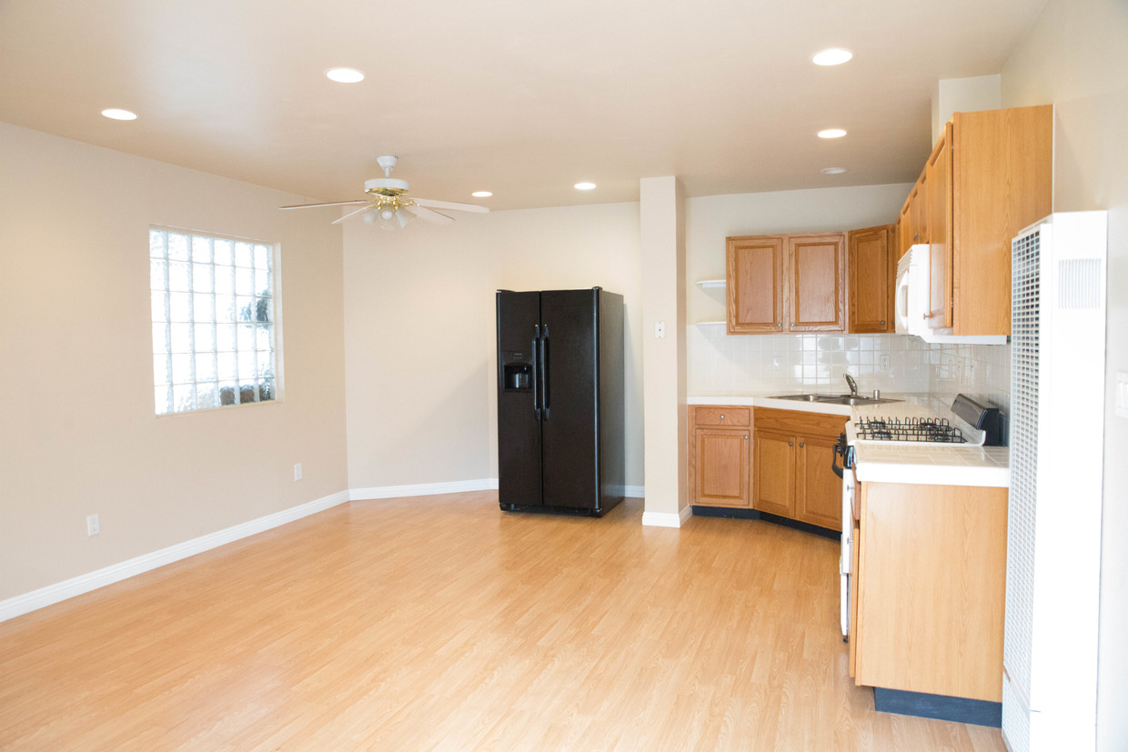 Foto principal - 1501 S Dunsmuir Ave