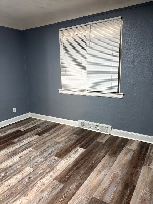 Foto del edificio - 4827 Berkshire St