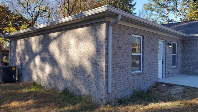 Building Photo - 170 Julia D Ln