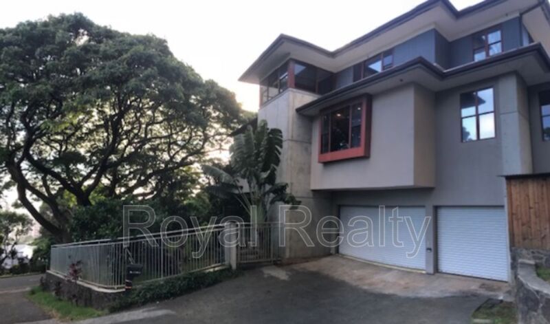 Primary Photo - 2112 Mott Smith Dr