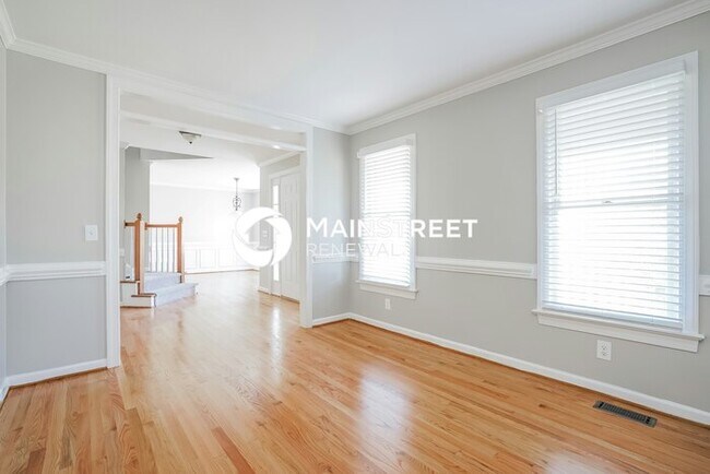 Foto del edificio - 4 Bedroom Pet-Friendly Home in Clayton, NC with Main Street Renewal