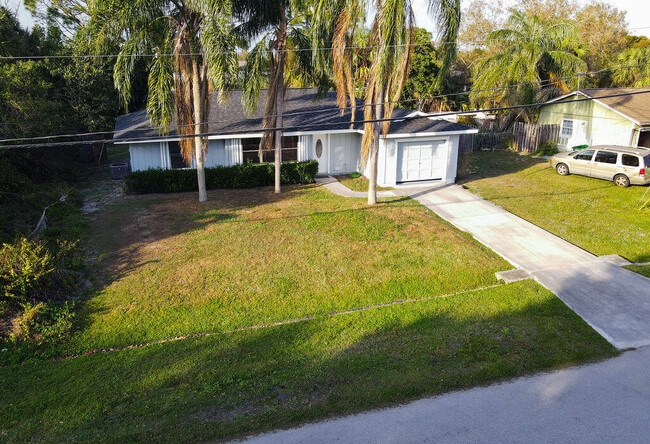 Foto del edificio - 1181 SW Sarto Ln