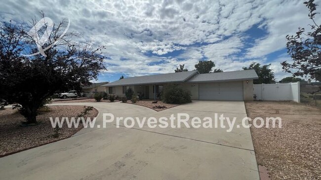 Building Photo - 3 Bed, 2 Bath Hesperia Home w/ Pool!!!