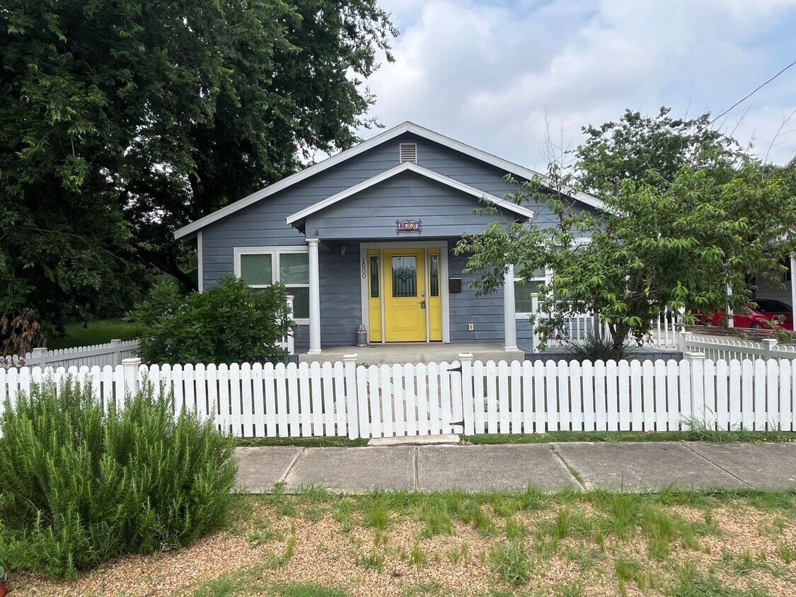1000 S Pine St, San Antonio, TX 78210 House Rental in San Antonio, TX