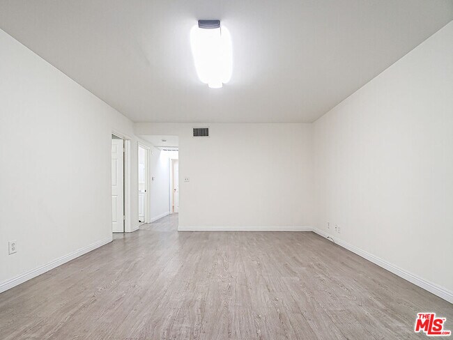 Building Photo - 4343 4th St