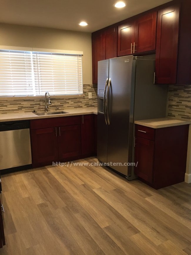 Building Photo - Remodeled 2 bedroom 2 Bathroom Apartment