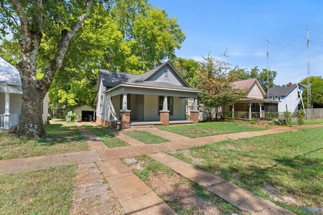 Foto del edificio - 109 5th Ave NW