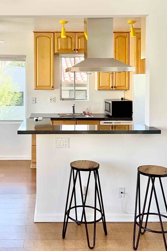 Building Photo - 2290 S Palm Canyon Dr
