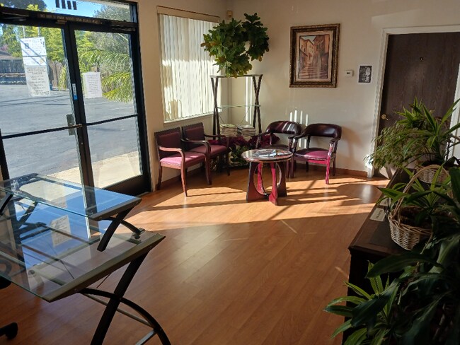 Foto del edificio - 4790 Dewey Dr