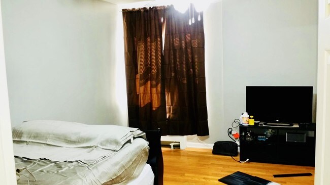 2da habitación - 6112 N Damen Ave