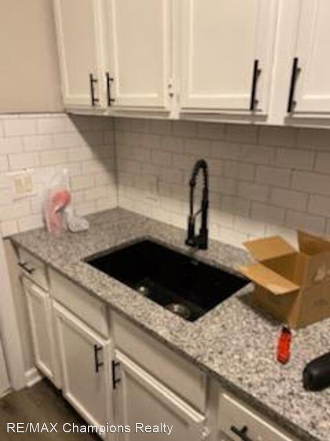Building Photo - 2 br, 1 bath House - 2427 Schaul St