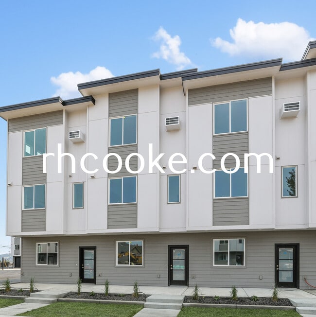 Building Front - Type II - 5th & Conklin Townhomes