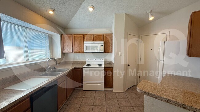 Building Photo - 311 Lemon Dr