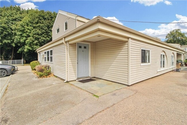 Building Photo - 55 Beach St