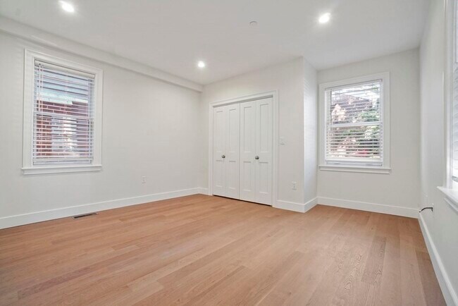 Building Photo - 4 Albion Pl