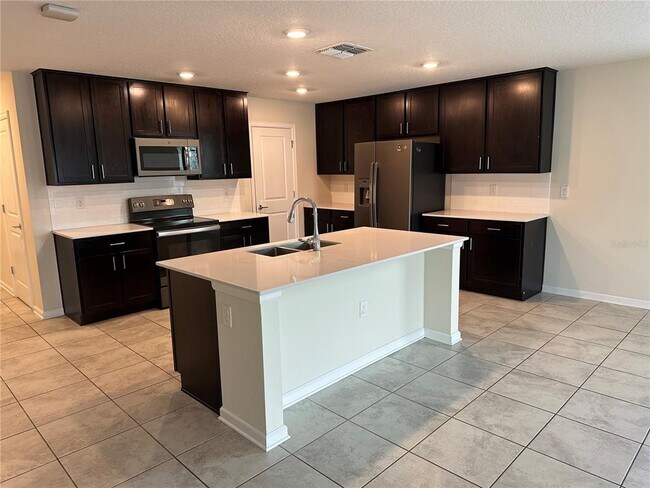 Foto del edificio - 4427 Blackbird St