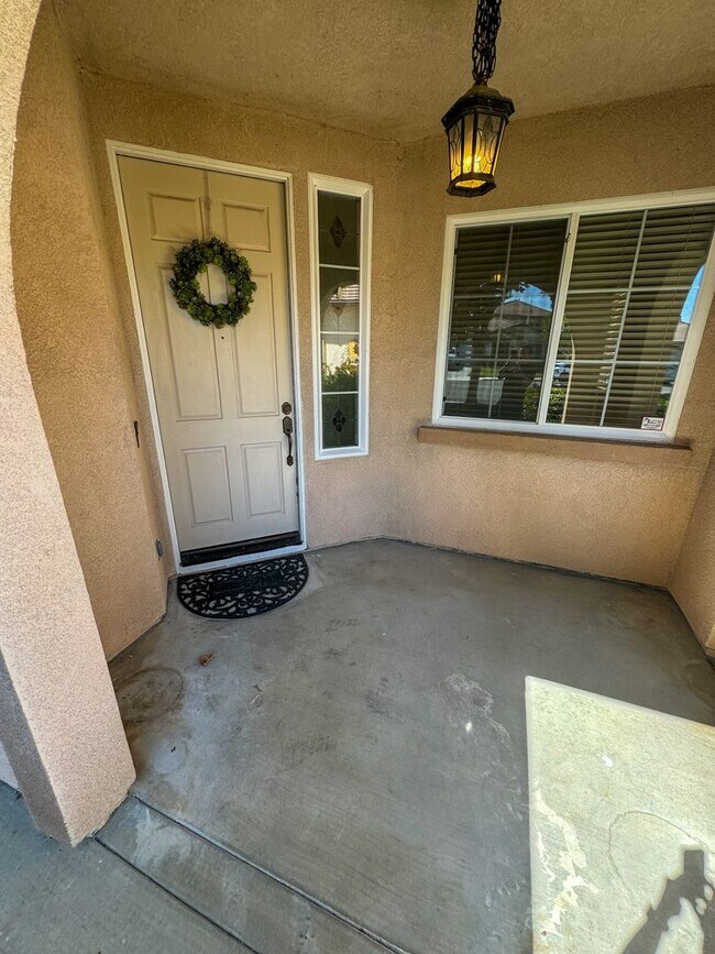 Foto del edificio - 4 bedroom Temeku Hills home available for ...