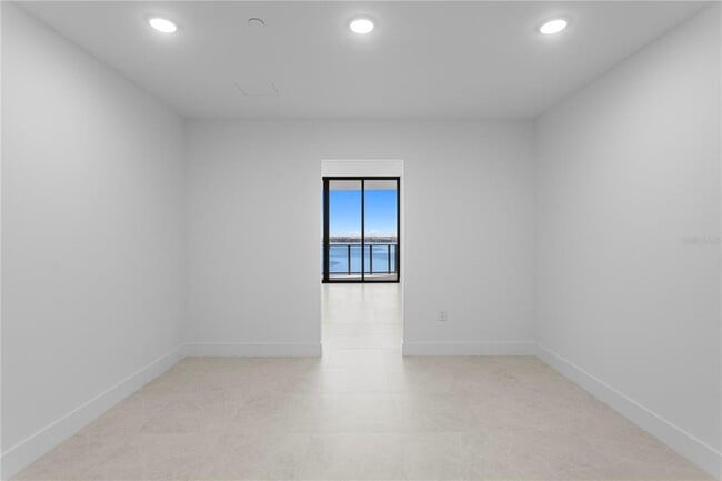 Building Photo - 3015 S Ysabella Ave