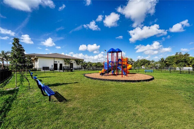 Foto del edificio - 2481 NW 124th St