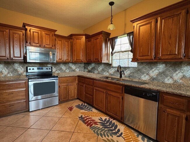 Foto del edificio - 320 Northeast Mountain Meadow Drive