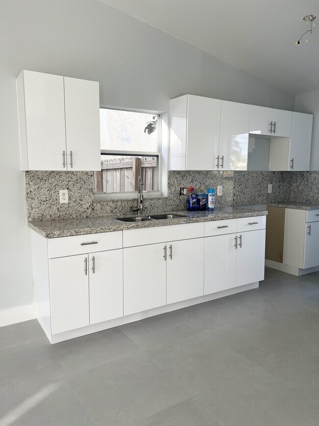 Building Photo - 25021 SW 120th Pl