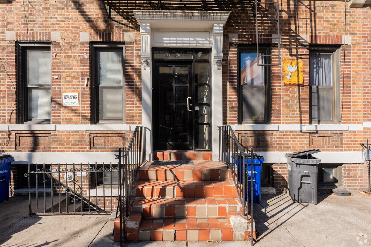 Fotografía del edificio - 34-28 43rd St