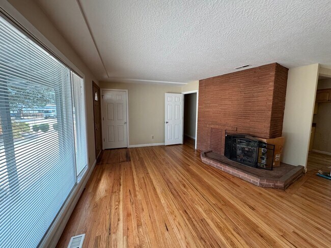 Building Photo - Single-Level 3-Bedroom Home with RV Parkin...