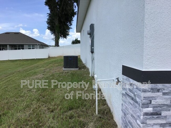 Building Photo - 4285 NW 1st Ct Rd