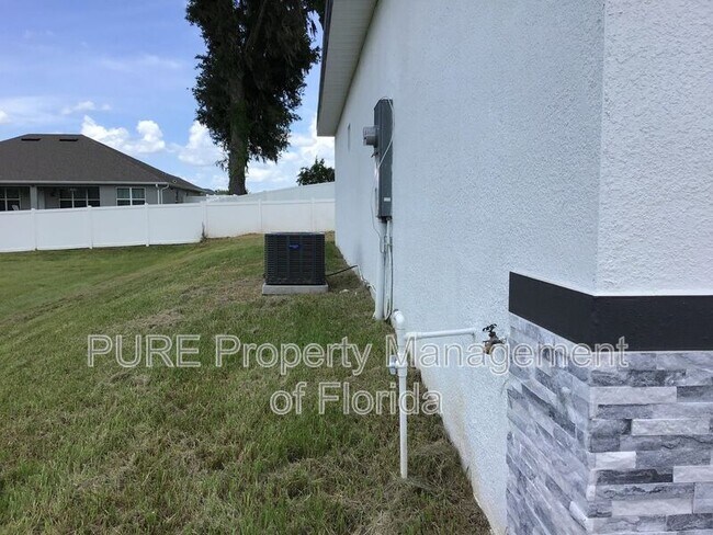 Foto del edificio - 4285 NW 1st Ct Rd