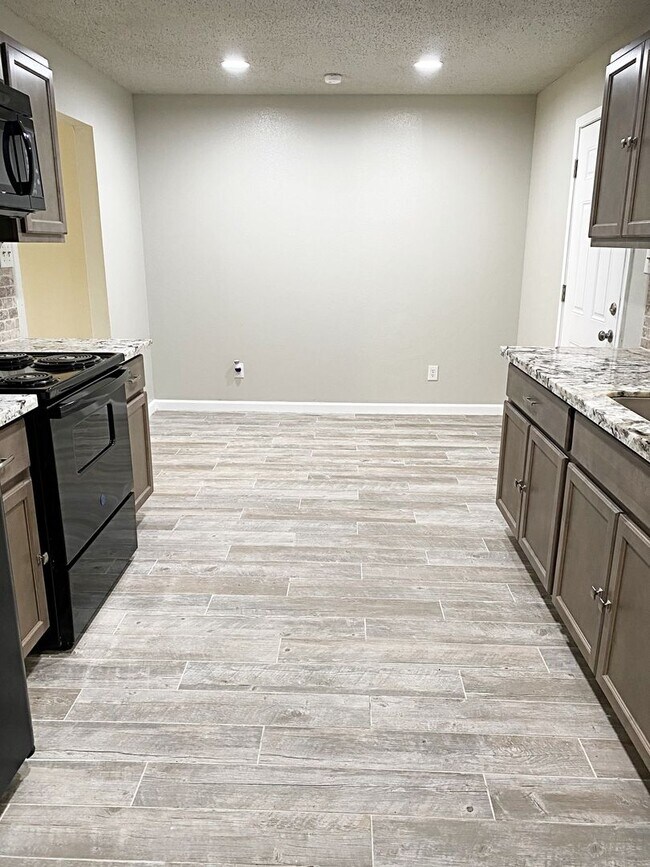 Foto del edificio - 6023 Bedford Dr