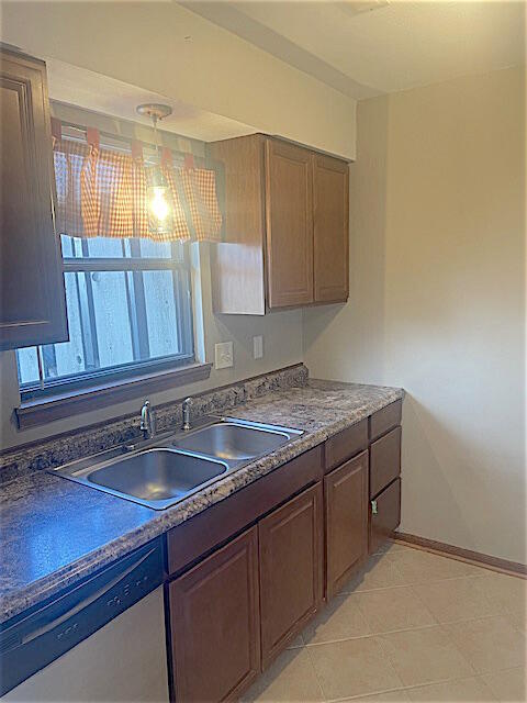 Foto del edificio - 2801 W Broadway