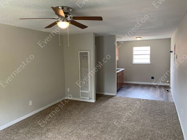 Foto del edificio - 706 24th Ave W