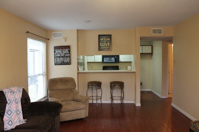 Building Photo - 5107 Nicholson Dr