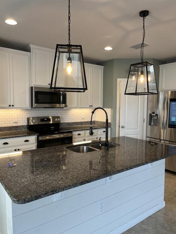 Building Photo - 10271 Hawks Landing Dr