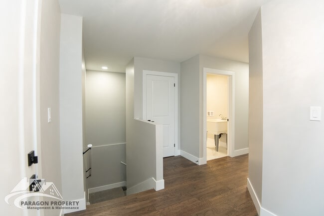 Building Photo - 30 Bordeaux Pl