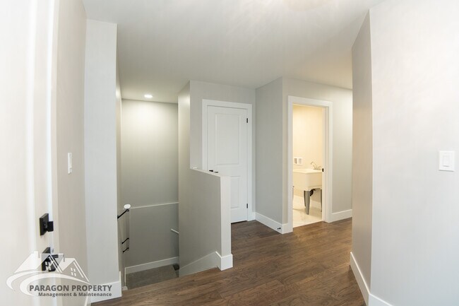 Photo du bâtiment - 30 Bordeaux Pl