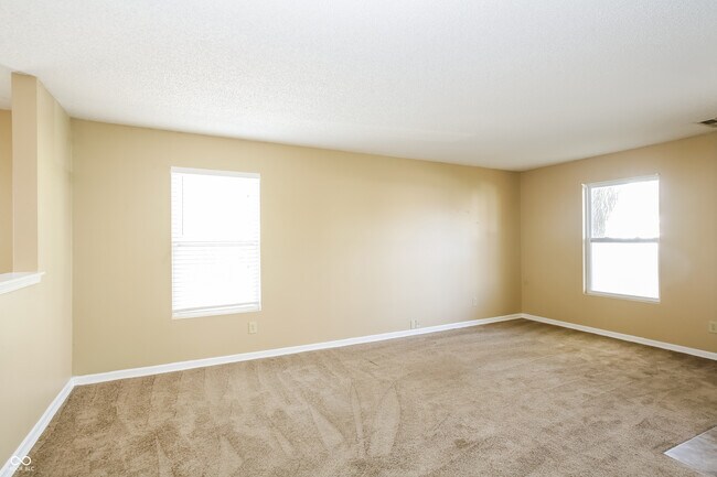 Building Photo - 913 Harbon Dr