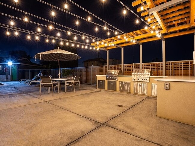 Building Photo - Villas at Anaheim Hills