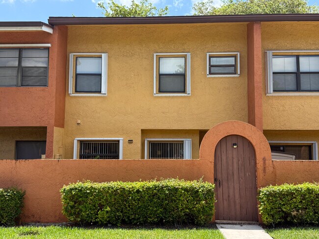 Foto del edificio - 4567 NW 90th Ave